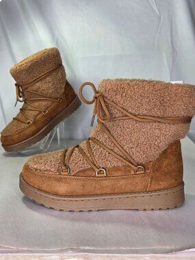 White Mountain Isador Faux Sherpa Lace up Boots (Chestnut) - Size 9 M